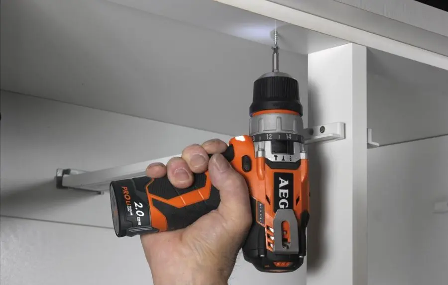 Дрель-шуруповерт аккумуляторная AEG BSB 12C2 Li-402B