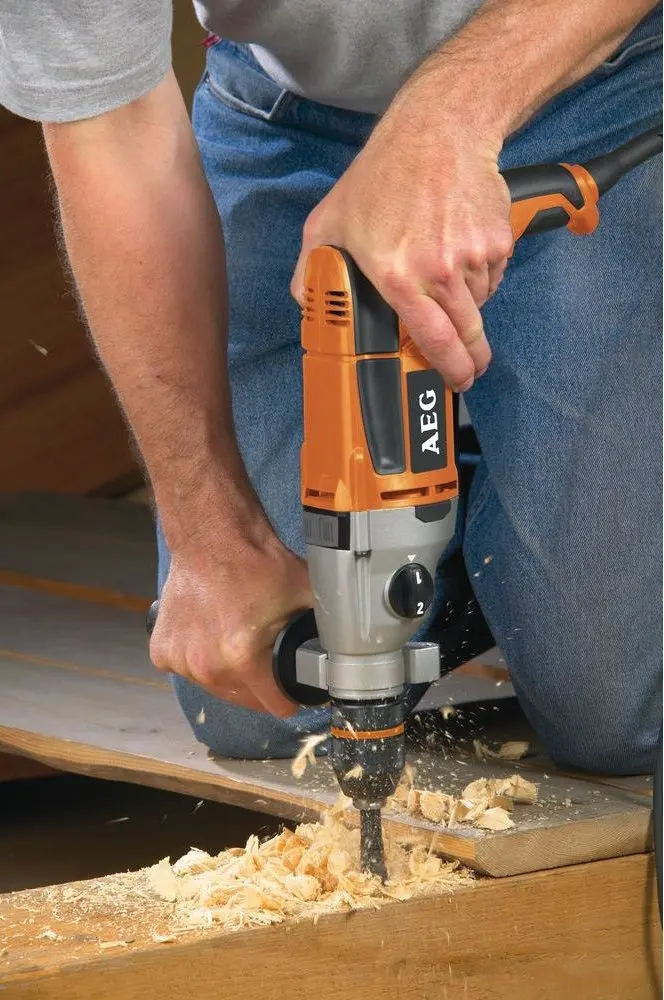 Masina de gaurit cu percutie AEG SB2E1100RV