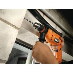 Masina de gaurit cu percutie AEG SBE570R Thumb