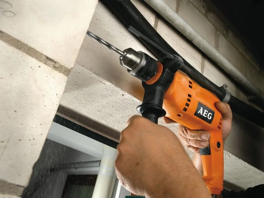 Masina de gaurit cu percutie AEG SBE570R