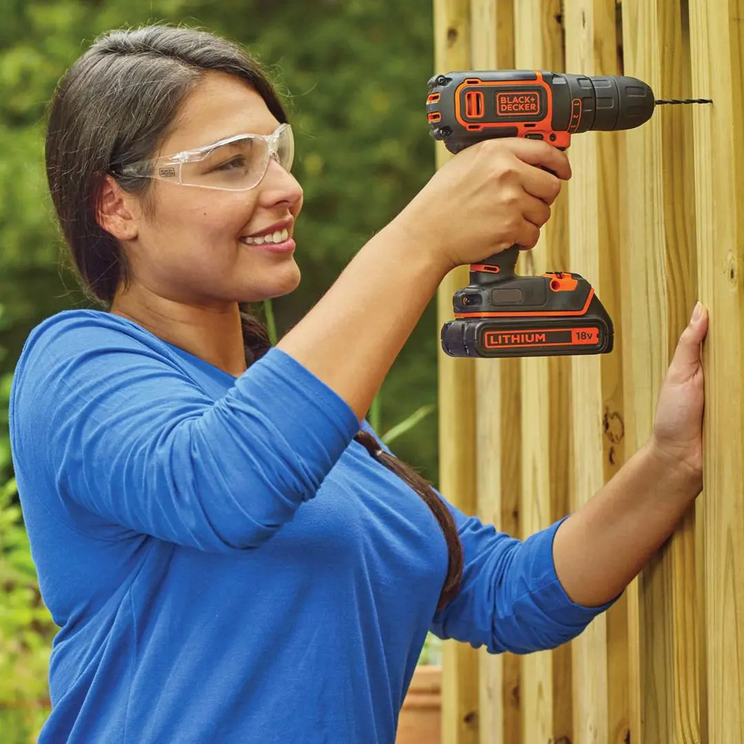 Masina de gaurit si insurubat Black&Decker BDCDC18KB