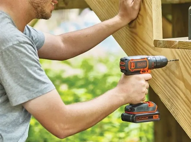 Masina de gaurit si insurubat Black&Decker BDCDC18KB