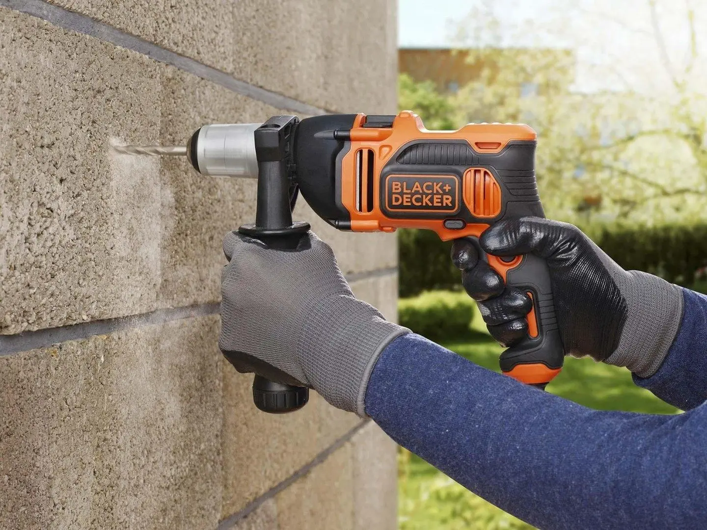 Masina de gaurit cu percutie Black&Decker BEH550