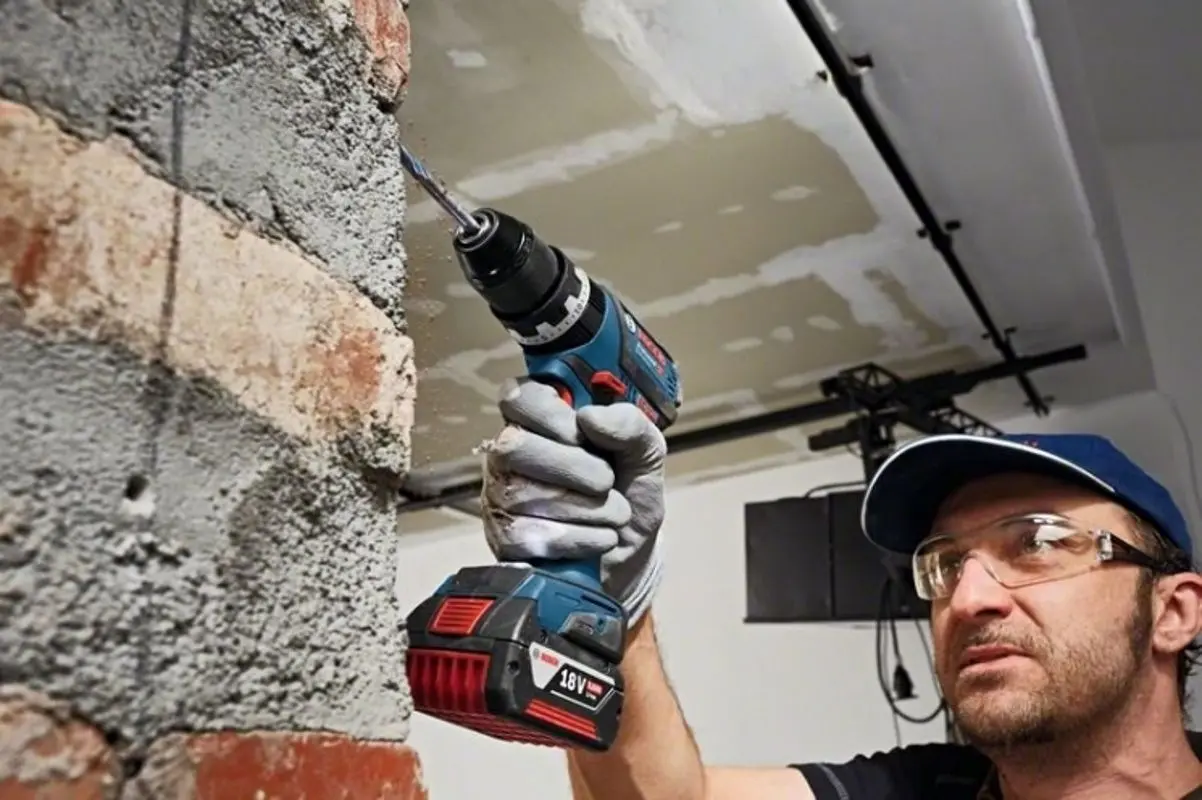 Аккумуляторная ударная дрель-шуруповерт Bosch Professional GSB 18V-60 C + GBA 18V 5.0Ah 2x + GAL 1880 CV + L-Boxx 136 - 3