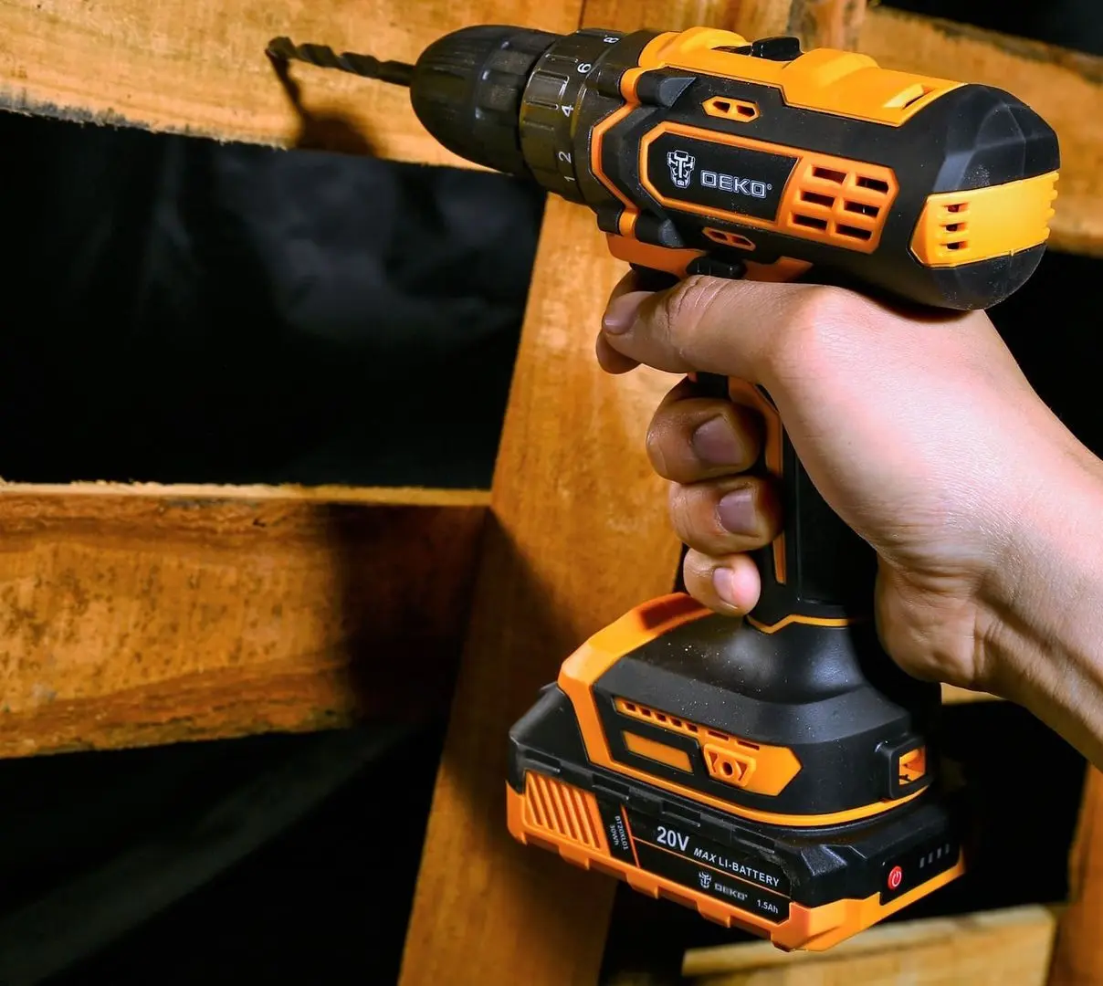 Masina de gaurit si insurubat cu acumulator Deko DKCD20ID01-5S3