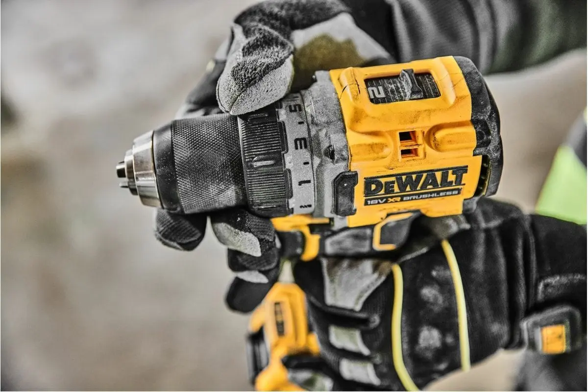 Masina de gaurit si insurubat cu acumulator Dewalt DCD800E2T-QW + DCBP 18V 2x1.7Ah + DCB115 + TSTAK