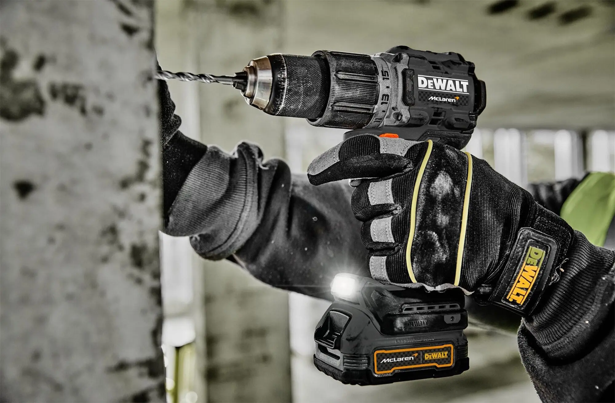 Masina de gaurit si insurubat cu acumulator Dewalt DCD85MM2T