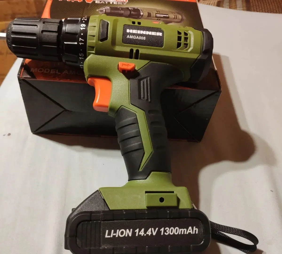 Masina de gaurit cu acumulator Heinner AMGA008