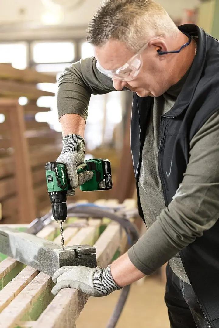 Аккумуляторная ударная дрель-шуруповерт Hikoki DV18DAWCZ 2x2Ah