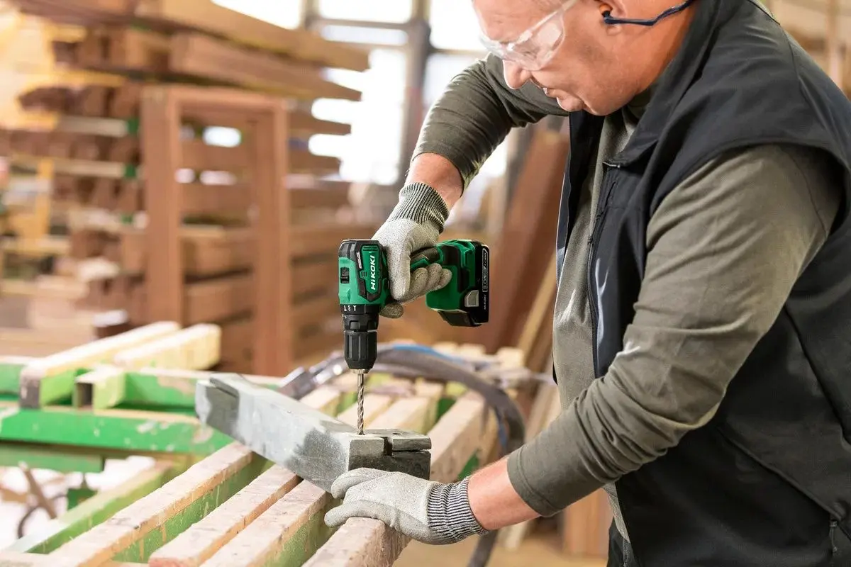 Masina de gaurit si insurubat cu impact si acumulator Hikoki DV18DDWRZ