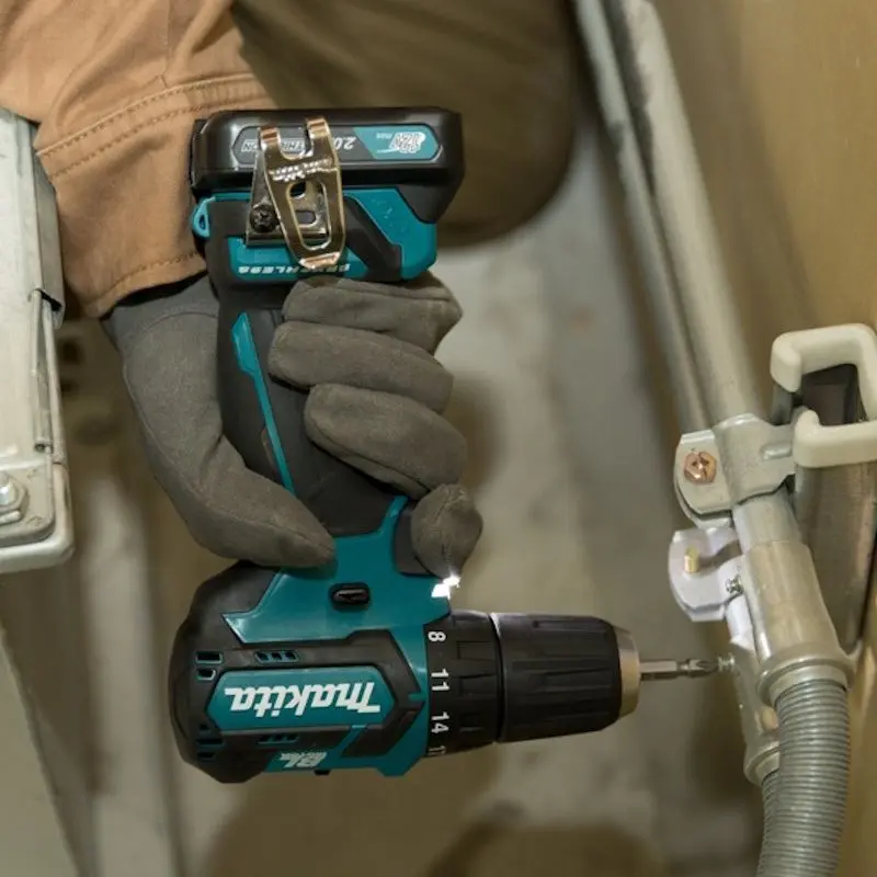 Аккумуляторная дрель-шуруповерт Makita DF332DWYE