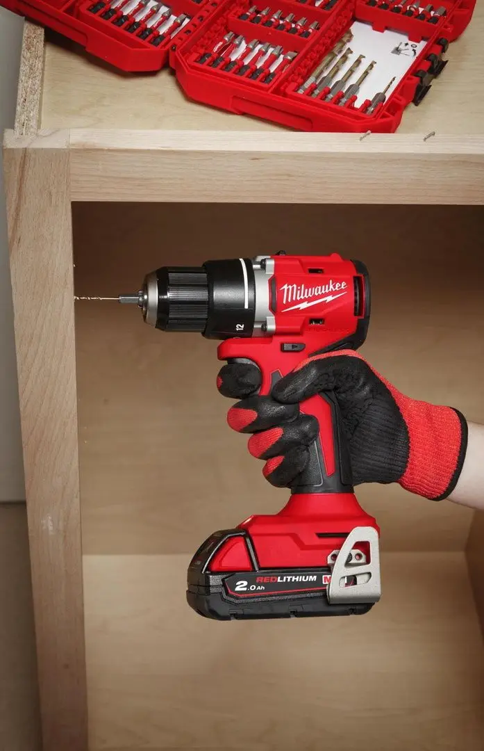 Masina de gaurit si insurubat cu acumulator Milwaukee M18 BLDDRC-202C