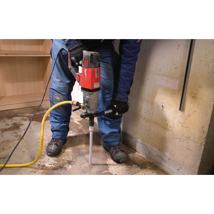 дрель для алмазного сверления milwaukee dd 2-160 xe. двигатель для алмазного бурения milwaukee dd 3-152. стойка для алмазного сверления milwaukee dr 152 t 4933428020. аккумуляторная машина алмазного бурения milwaukee dcd150-302c. станок для алмазного бурения милуоки.