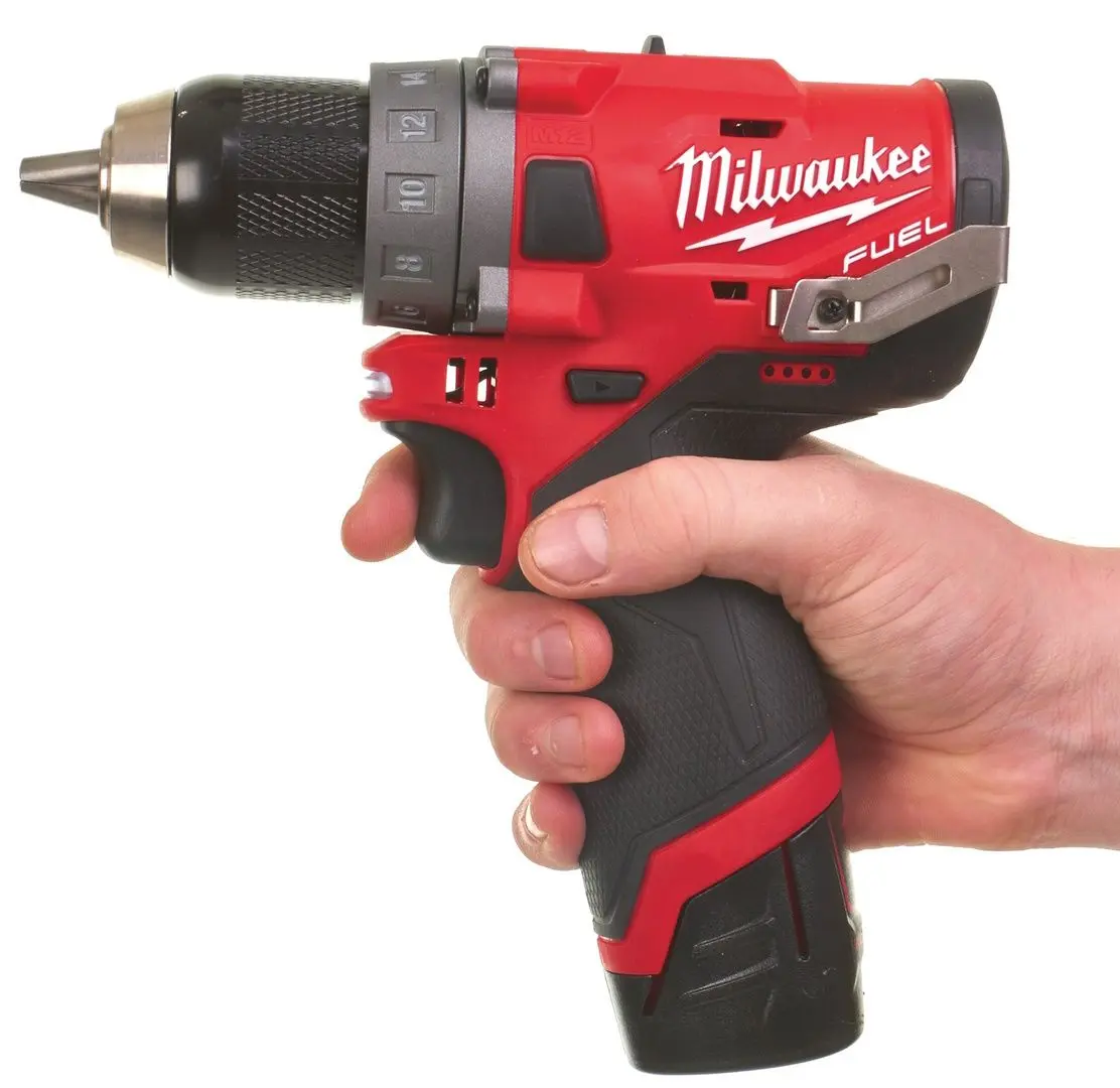 Дрель-шуруповерт аккумуляторная Milwaukee M12 FDD-202X