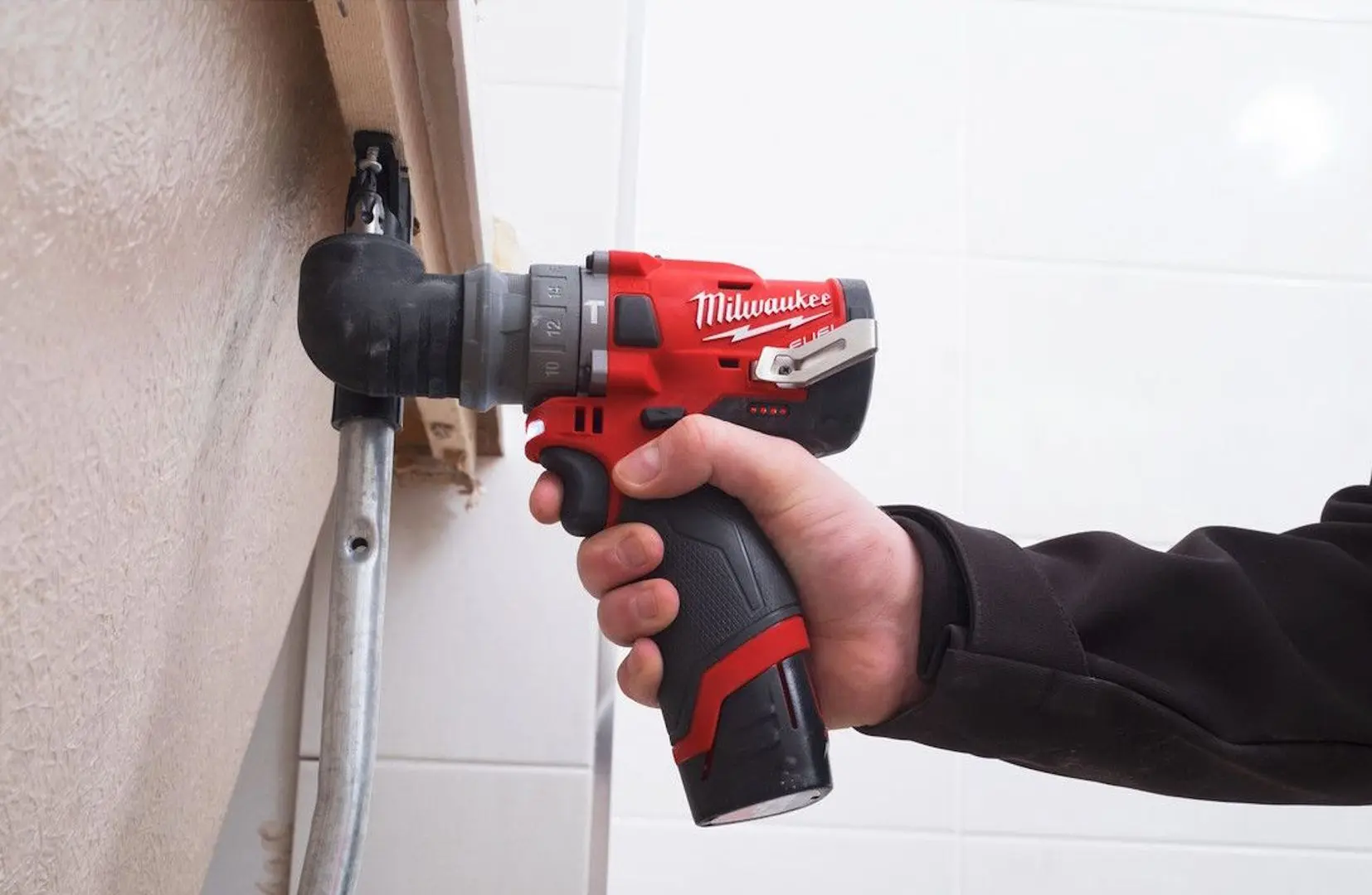 Дрель-шуруповерт аккумуляторная Milwaukee M12 FPDX-0