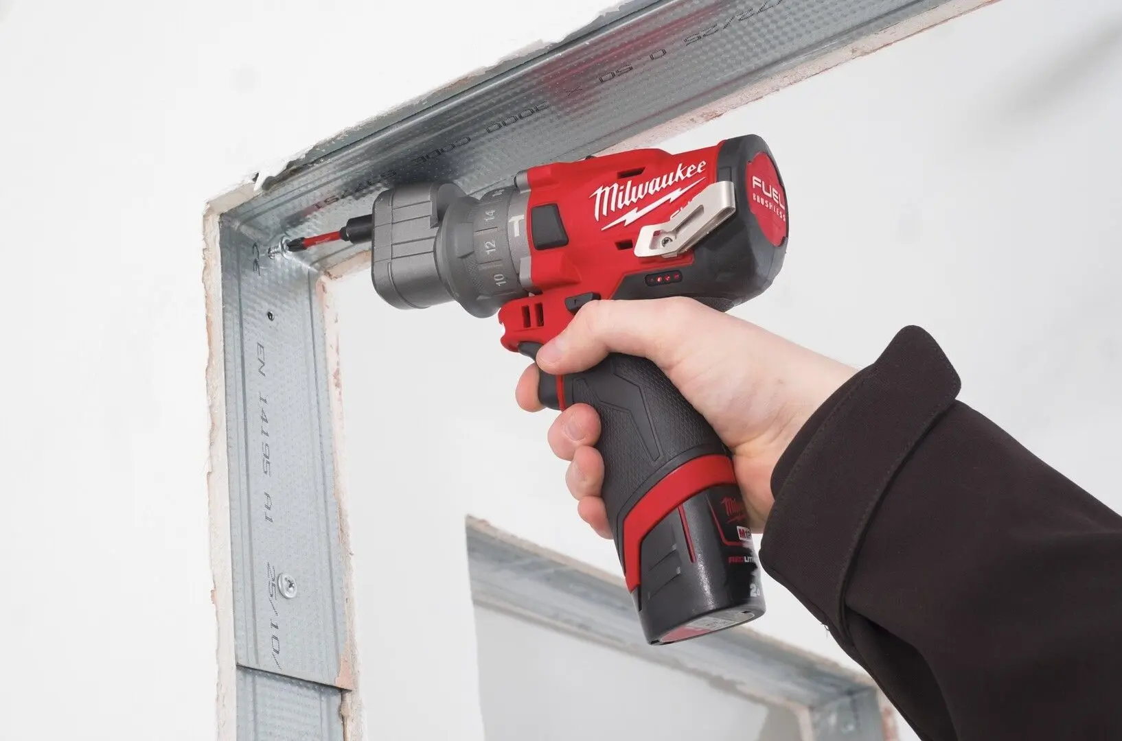 Masina de gaurit si insurubat cu acumulator Milwaukee M12 FPDXKIT-202X