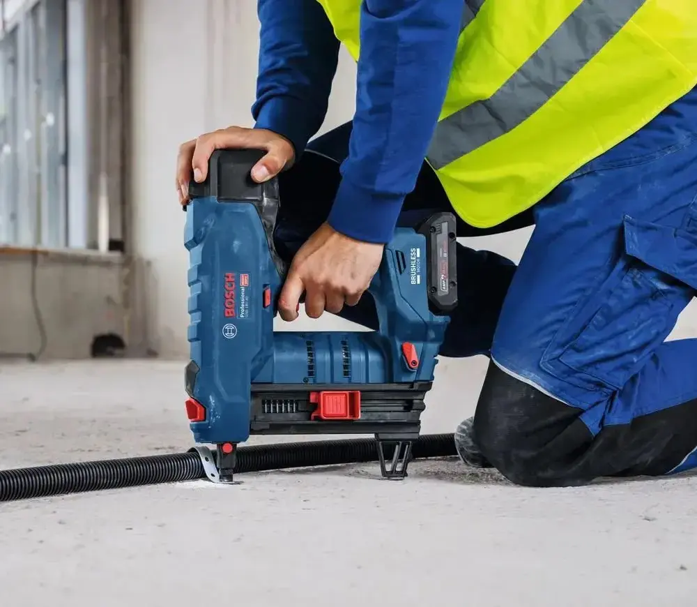 Аккумуляторный гвоздезабивной пистолет Bosch GNB 18V-40 Solo (06019L7004) - 3