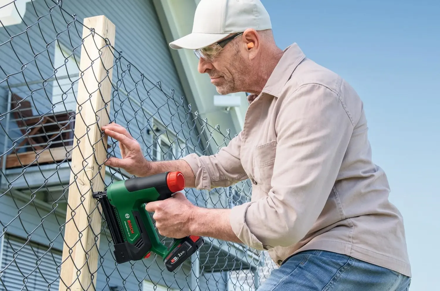 Аккумуляторный степлер Bosch Professional Advanced Tacker 18V-25 (06032A7100)