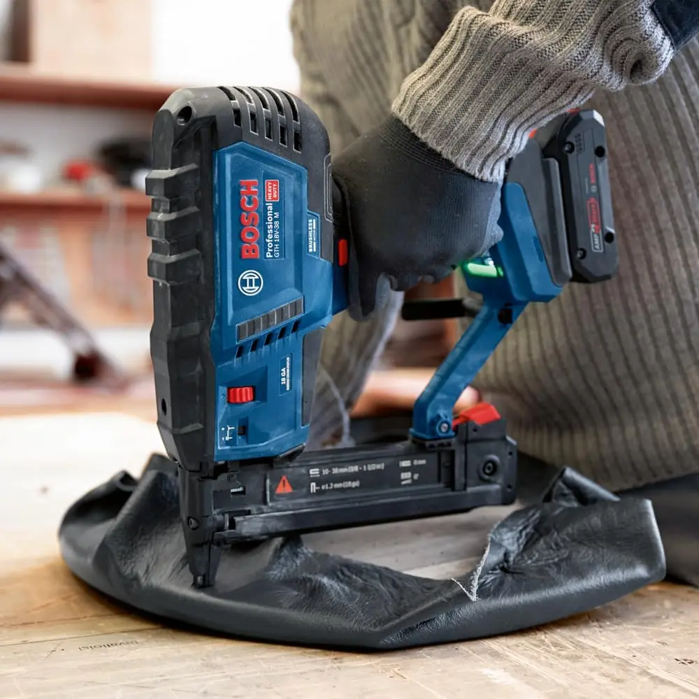 Аккумуляторный степлер Bosch Professional GTH 18V-38M Solo (0601482500) - 3