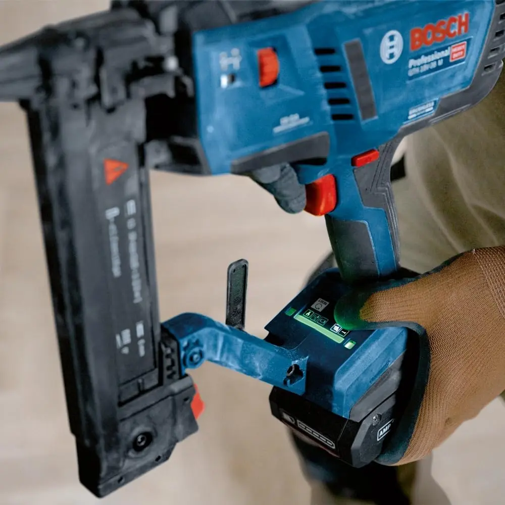 Аккумуляторный степлер Bosch Professional GTH 18V-38M Solo (0601482500) - 4