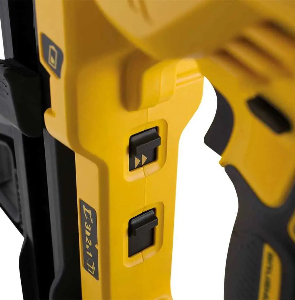 Степлер Dewalt DCN890P2