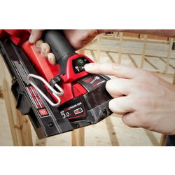 Аккумуляторный гвоздезабивной пистолет Milwaukee M18 FFN-0C Solo Thumb