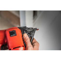 Аккумуляторный гвоздезабивной пистолет Milwaukee M18 FN16GA-0 (4933499154) Thumb