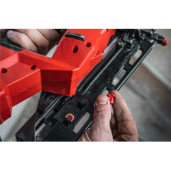 Аккумуляторный гвоздезабивной пистолет Milwaukee M18 FN16GA-0 (4933499154) Thumb