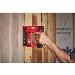 Аккумуляторный степлер Milwaukee M12 BST-0 Thumb