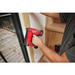 Аккумуляторный степлер Milwaukee M12 FCN18GS-0X Solo Thumb