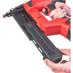 Аккумуляторный степлер Milwaukee M18 FN18GS-0X Solo Thumb