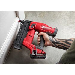 Аккумуляторный степлер Milwaukee M18 FN18GS-0X Solo Thumb