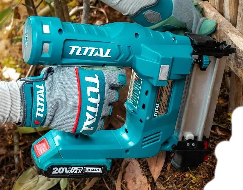 Аккумуляторный гвоздезабивной пистолет Total TCBNLI2016 - 2
