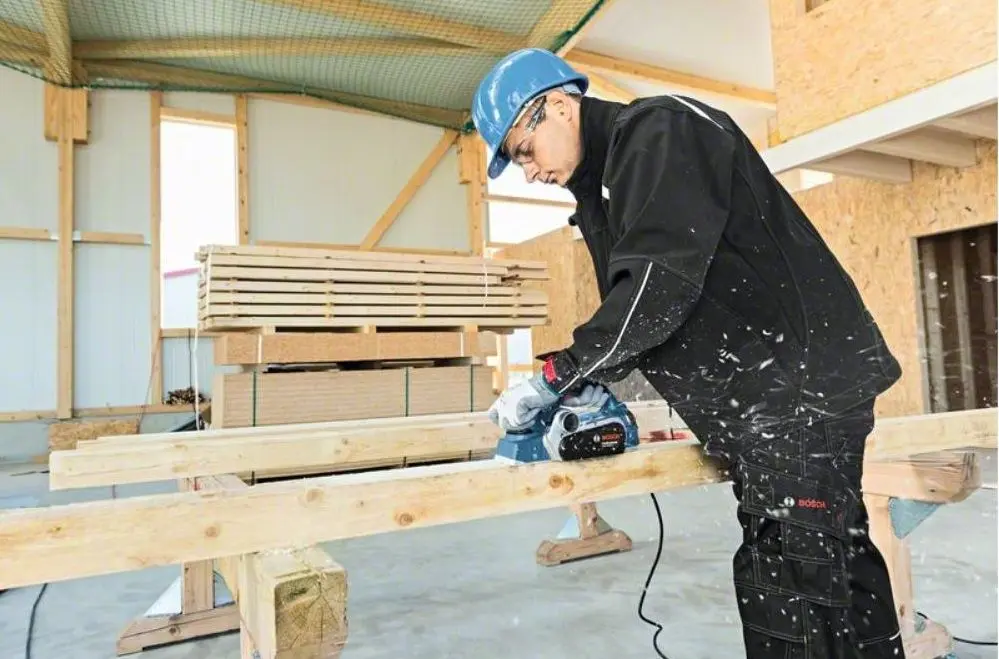 Электрический рубанок Bosch GHO 26-82 D