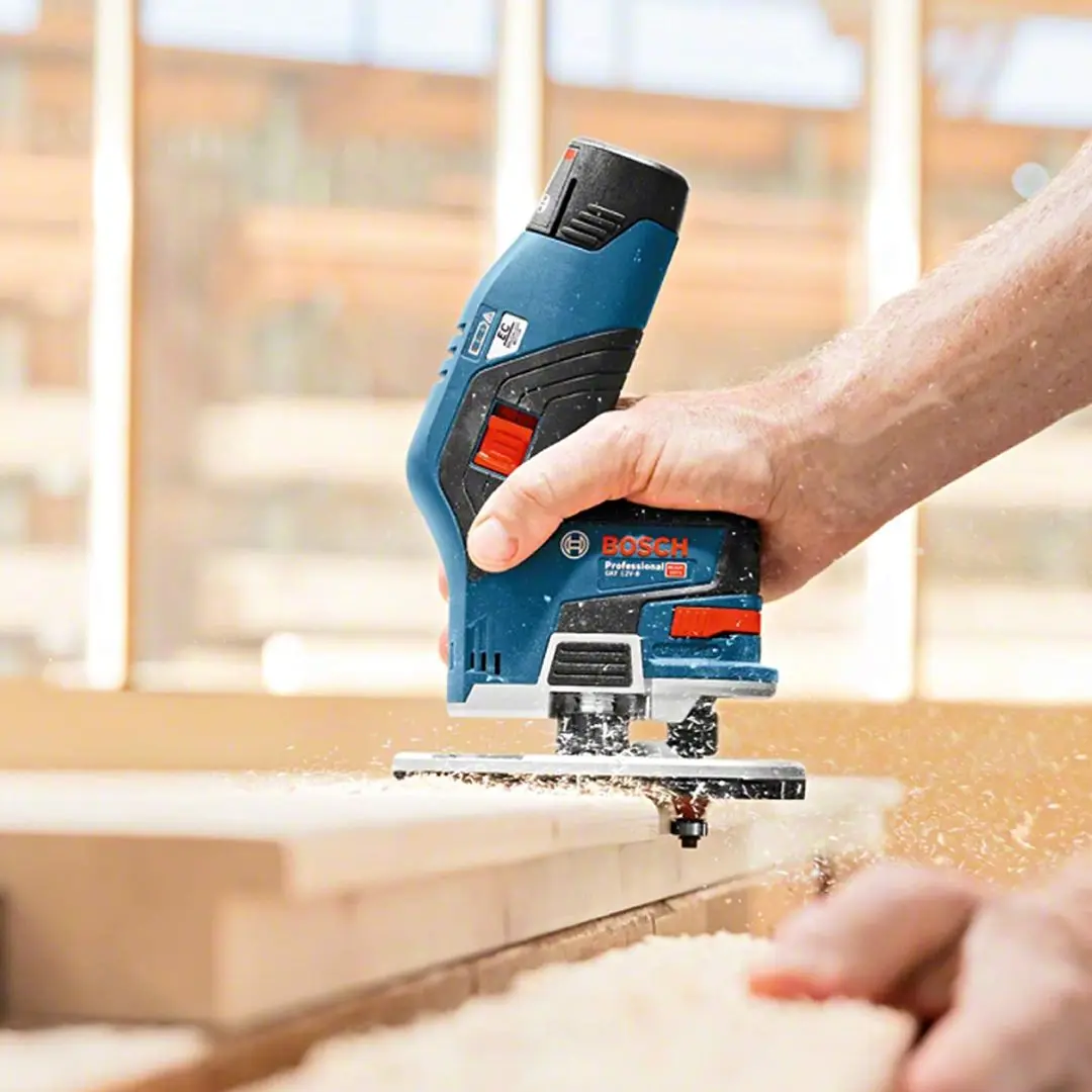 Freza cu acumulator Bosch Professional GKF 12V-8