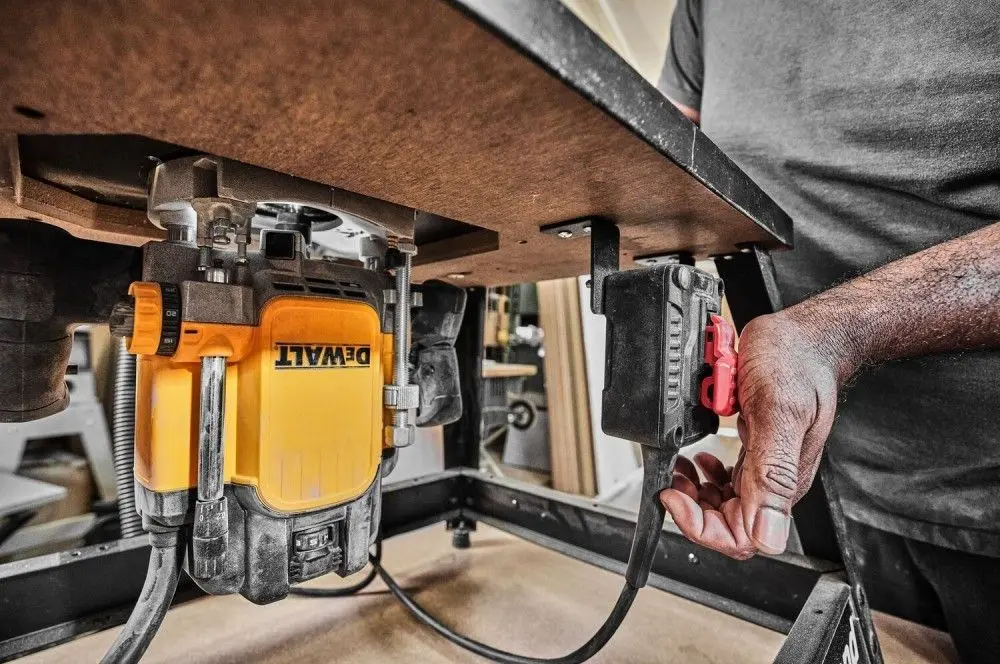 Фрезер Dewalt DWE627KT (Black/Yellow)