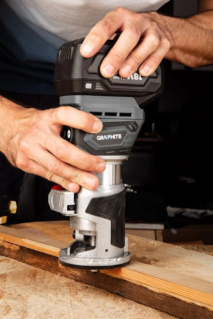 Masina de frezat cu acumulator Graphite Energy+ 58GE140 Solo