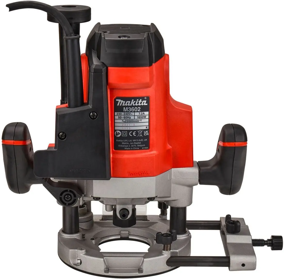 Masina de frezat verticala Makita M3602