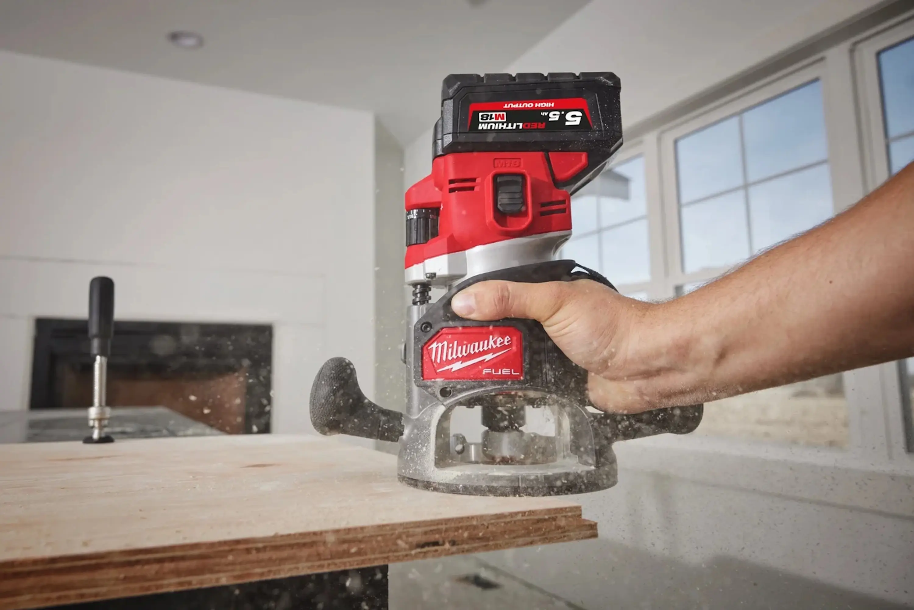 Фрезер аккумуляторный Milwaukee M18FR12-0X (4933493304) - 3