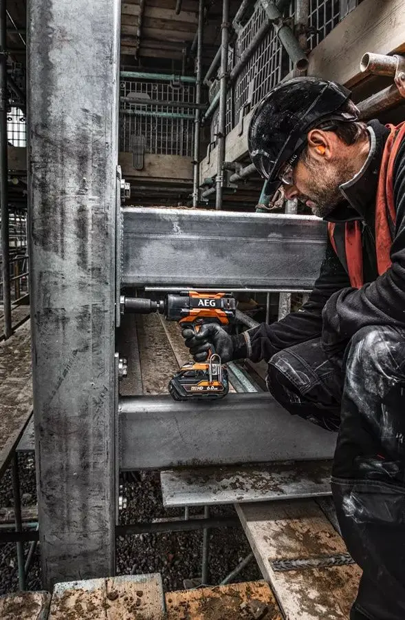 Masina de insurubat cu impact si acumulator AEG BSS18HTF12B6-0 Solo