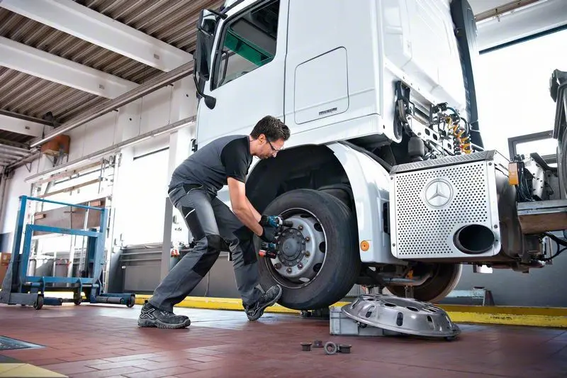 Masina de insurubat cu impact si acumulator Bosch B06019J8522