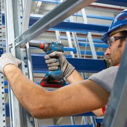 Аккумуляторный ударный гайковерт Bosch GDX 18V-200 Professional Thumb