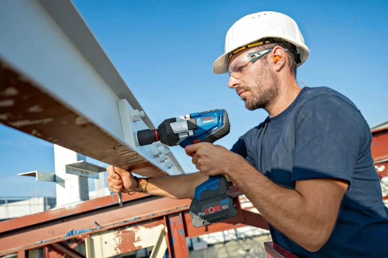 Masina de insurubat cu impact si acumulator Bosch Professional GDS 18V-1600 HC + 8.0Ah x2 + L-Boxx