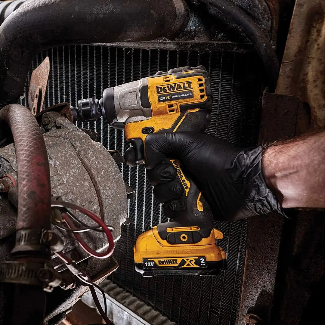 Аккумуляторный гайковерт Dewalt XR DCF902N (Yellow/Black)