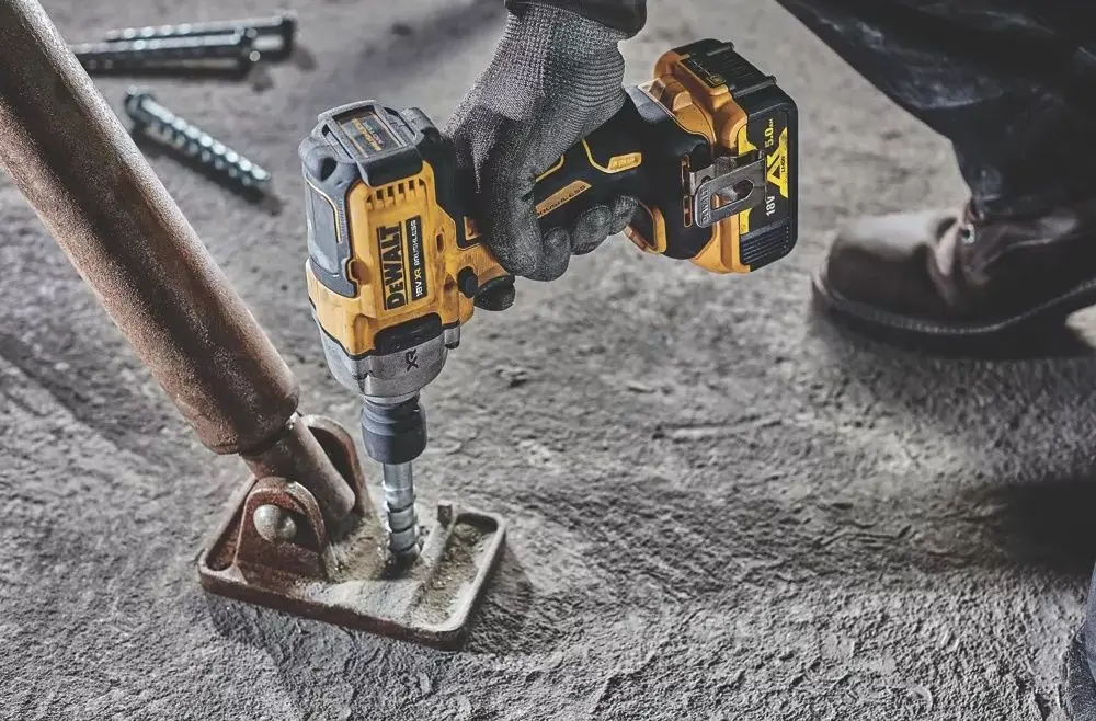 Masina de insurubat cu impact si acumulator DeWALT DCF891N-XJ Solo
