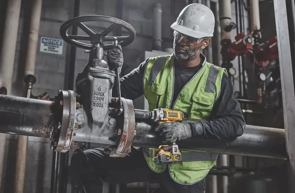 Masina de insurubat cu impact si acumulator DeWALT DCF892P2T-GB Set