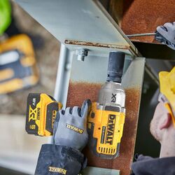 Masina de insurubat cu impact si acumulator DeWalt DCF900NT Solo Thumb