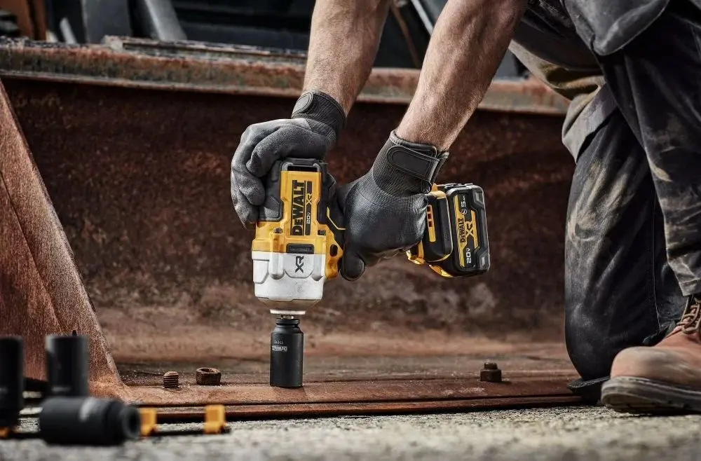 Аккумуляторный ударный гайковерт DeWALT DCF961N Solo