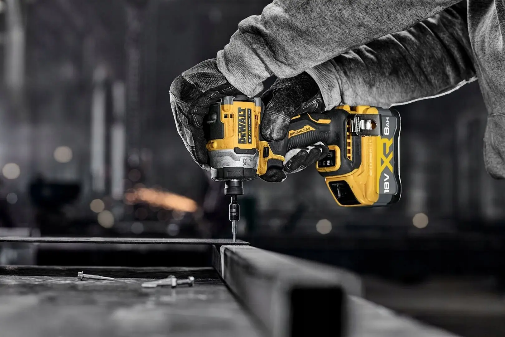 Masina de insurubat cu acumulator Dewalt DCF860NT