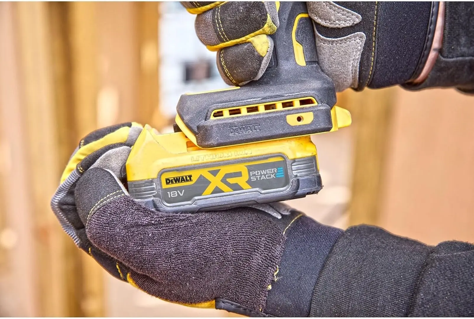 Masina de insurubat cu acumulator Dewalt DCF870N